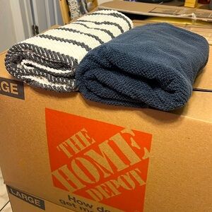 Set of NEW very nice quality duo towels